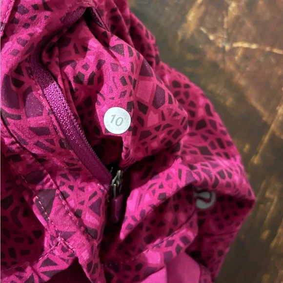 Lululemon Tracker Shorts - Picture 3 of 3